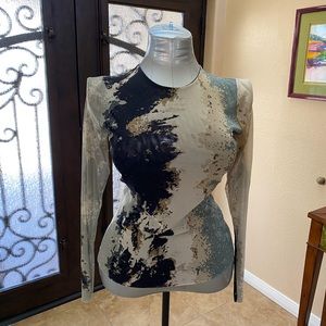 Petite Poi’s graphic top large